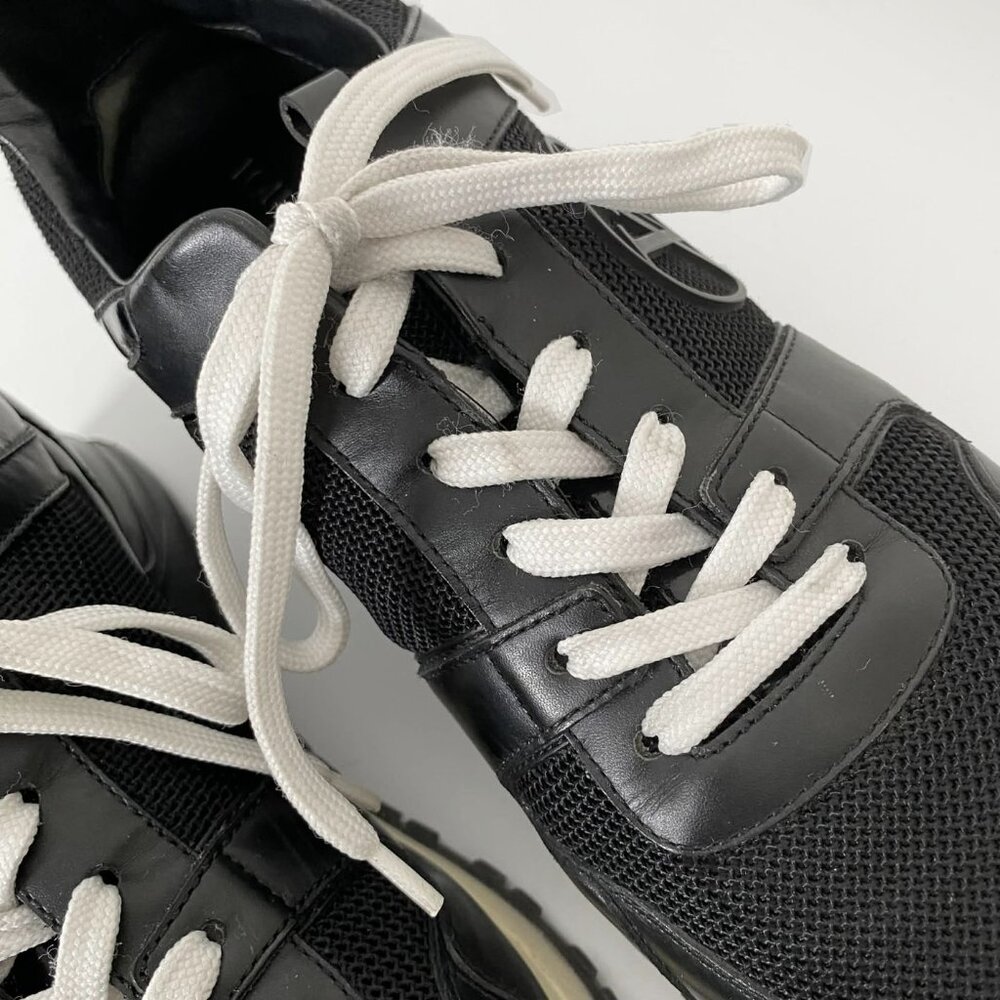 Vuitton sneakers - Run Away line - US7.5 - Picture 8 of 16